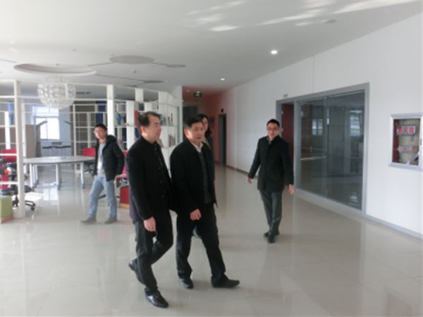 江苏省科协领导来易游在线游戏平台药业开展专题调研